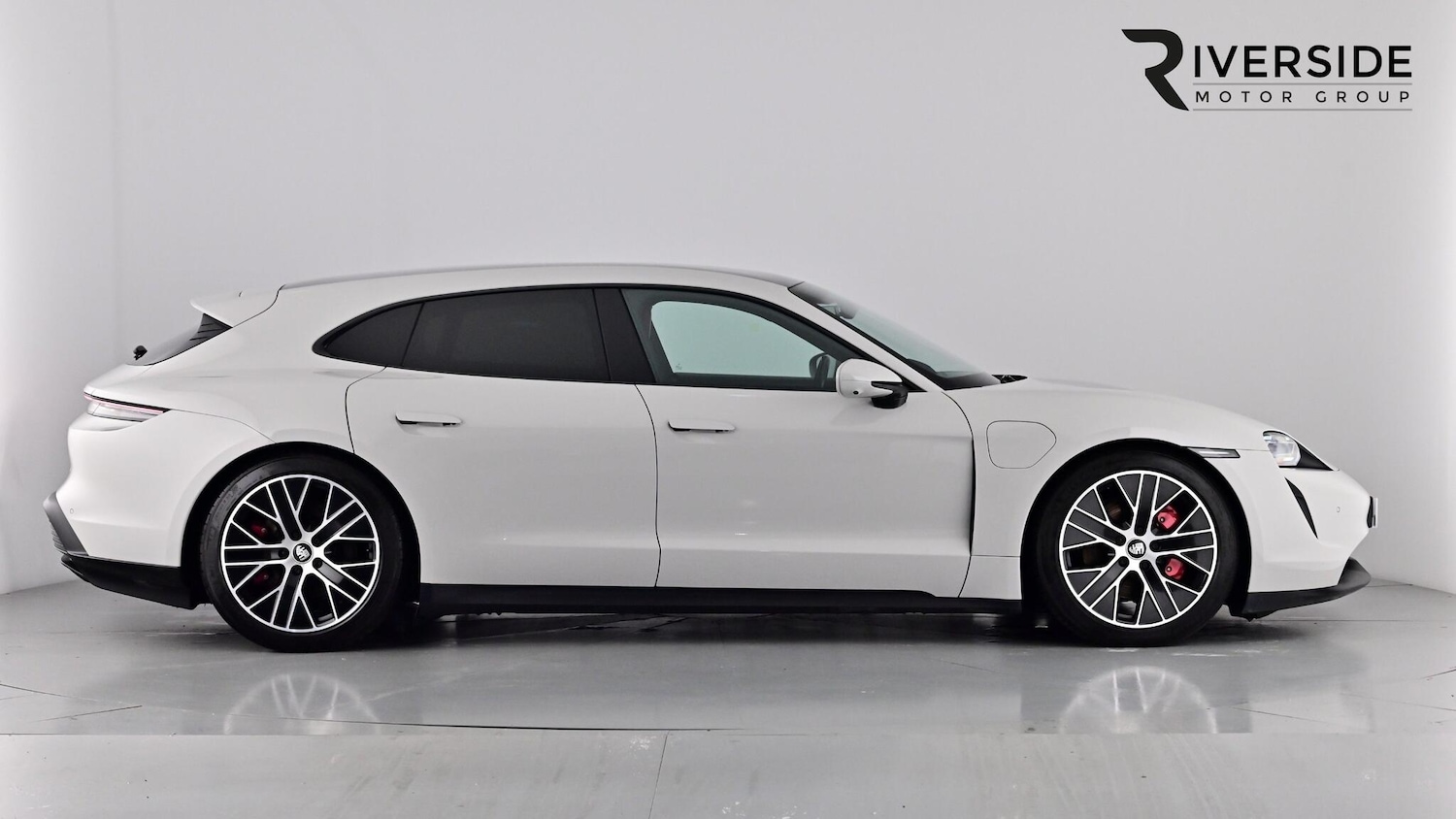 Used Porsche Taycan 2022 for sale - 76563767: Photo 2