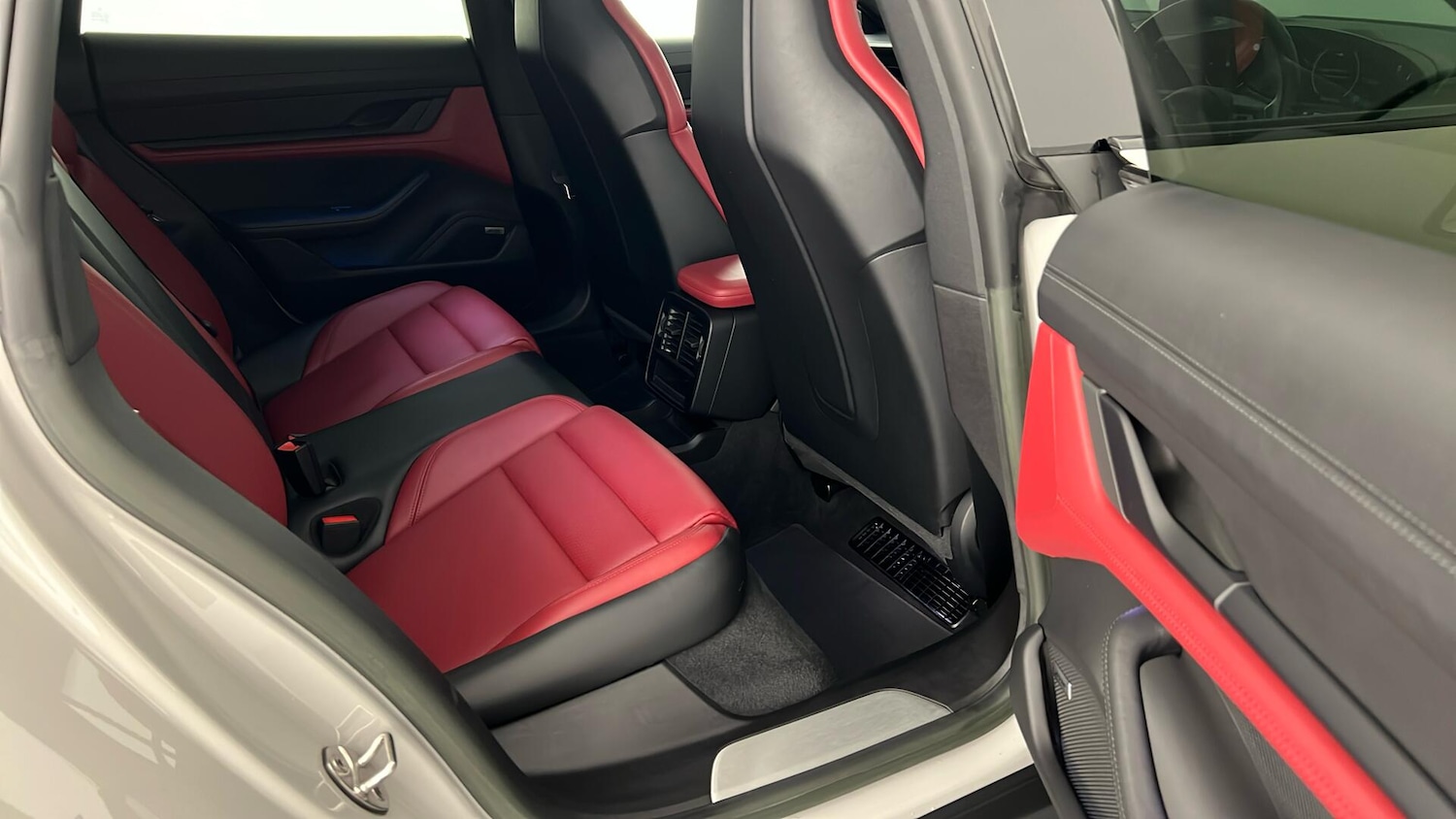 Used Porsche Taycan 2022 for sale - 76563767: Photo 20