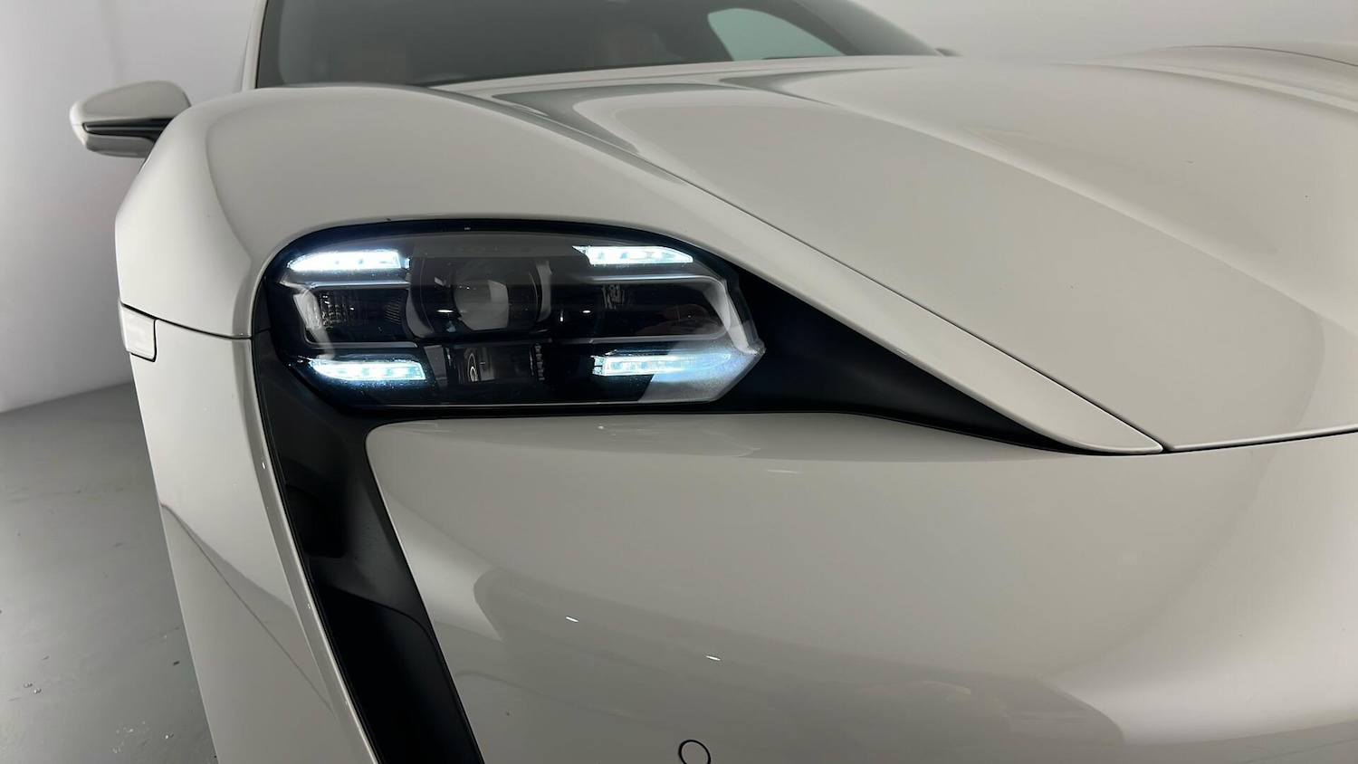 Used Porsche Taycan 2022 for sale - 76563767: Photo 21