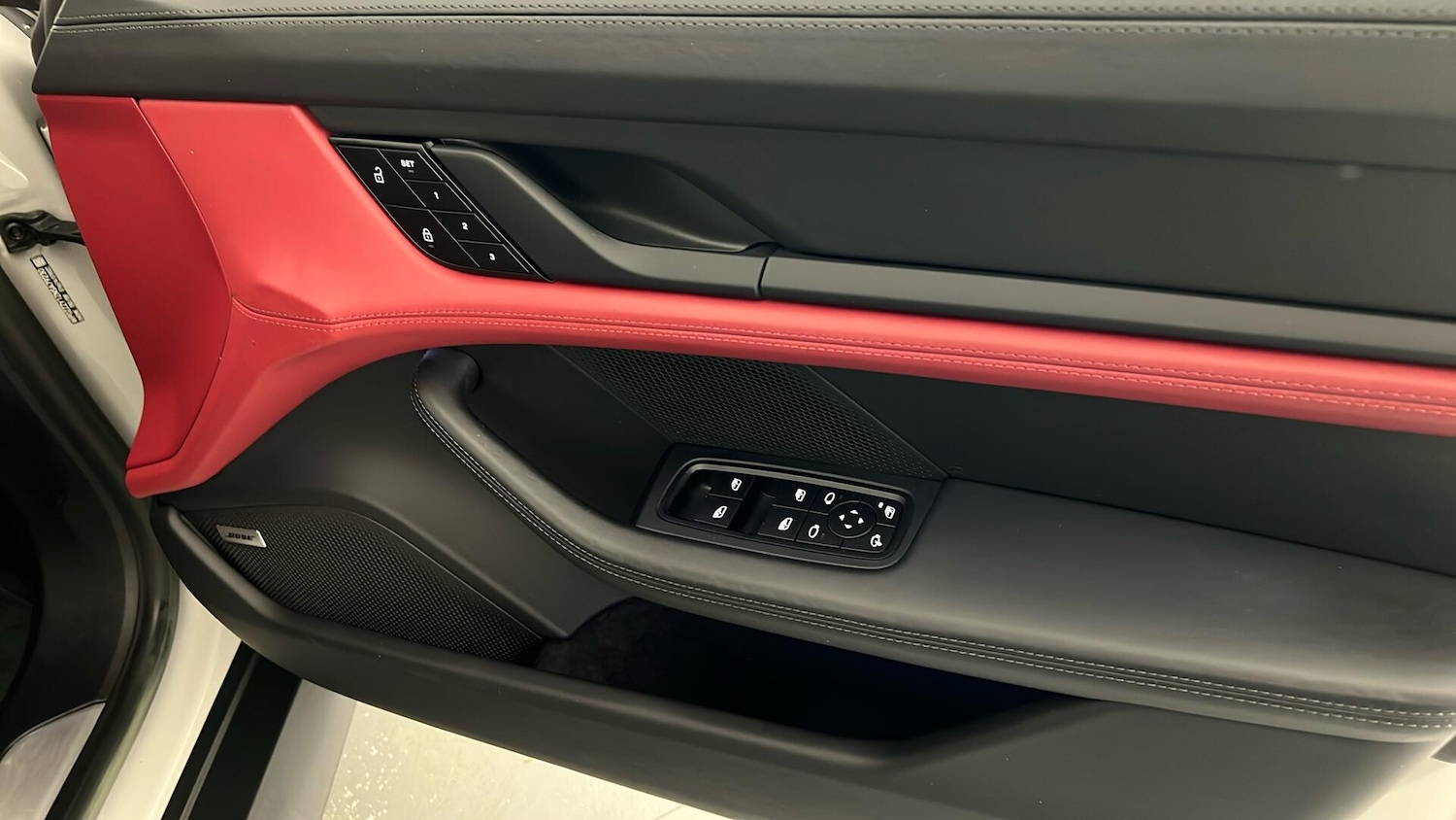 Used Porsche Taycan 2022 for sale - 76563767: Photo 37