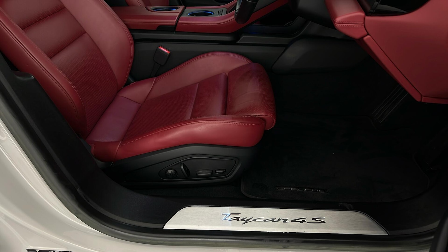 Used Porsche Taycan 2022 for sale - 76563767: Photo 41