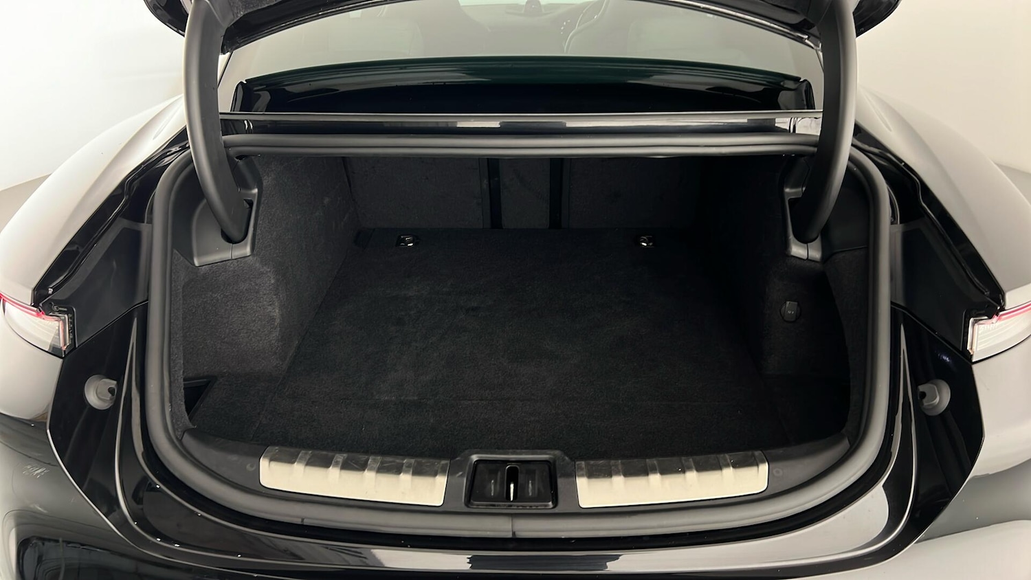 Used Porsche Taycan 2021 for sale - 76487191: Photo 10