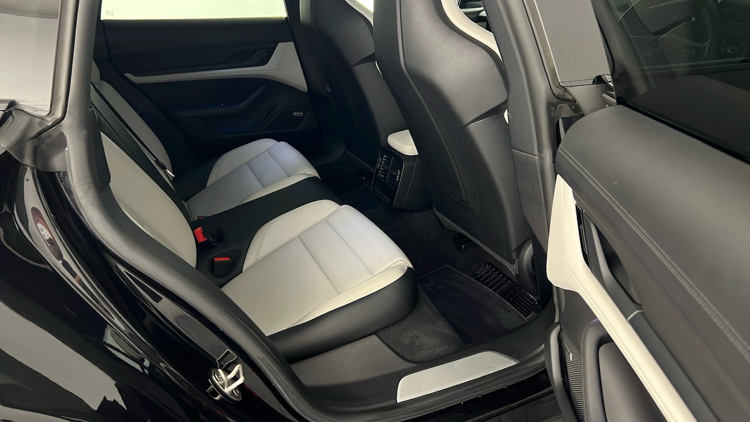 Used Porsche Taycan 2021 for sale - 76487191: Photo 13