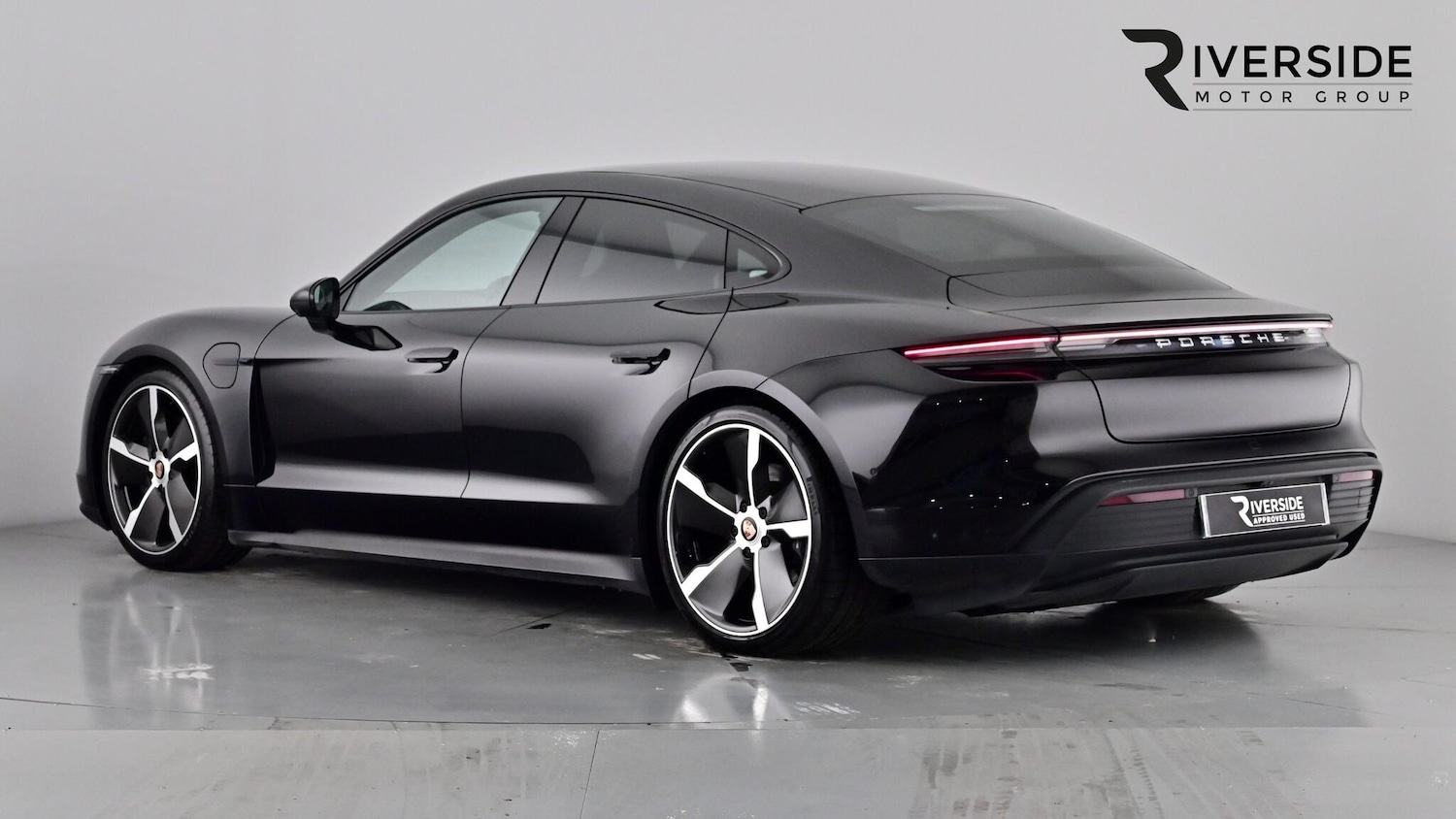 Used Porsche Taycan 2021 for sale - 76487191: Photo 2