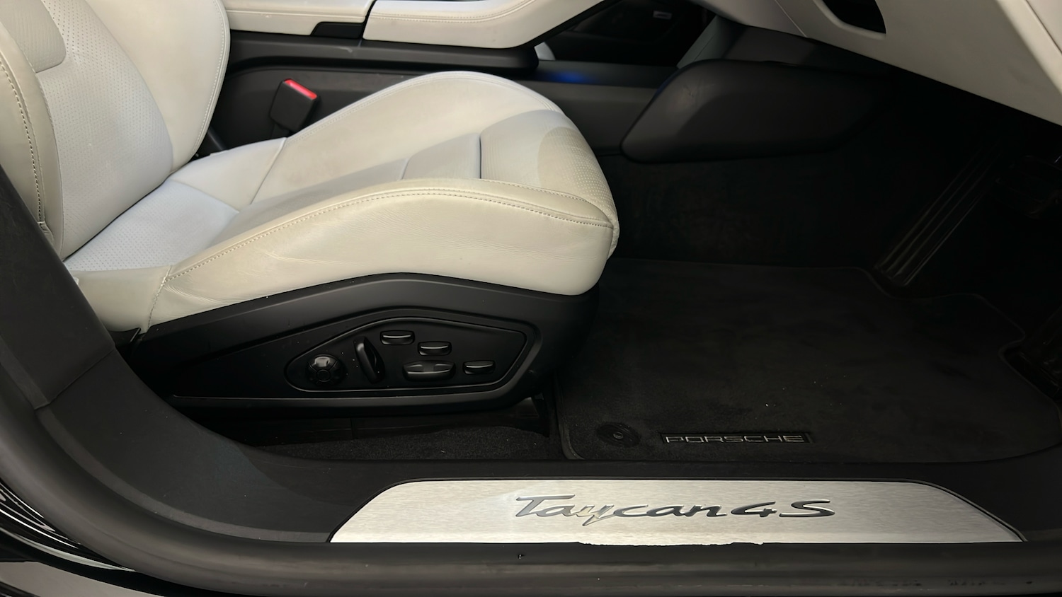 Used Porsche Taycan 2021 for sale - 76487191: Photo 33