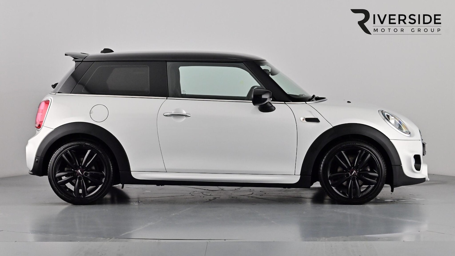 Used MINI Hatch 2019 for sale - 76731644: Photo 2