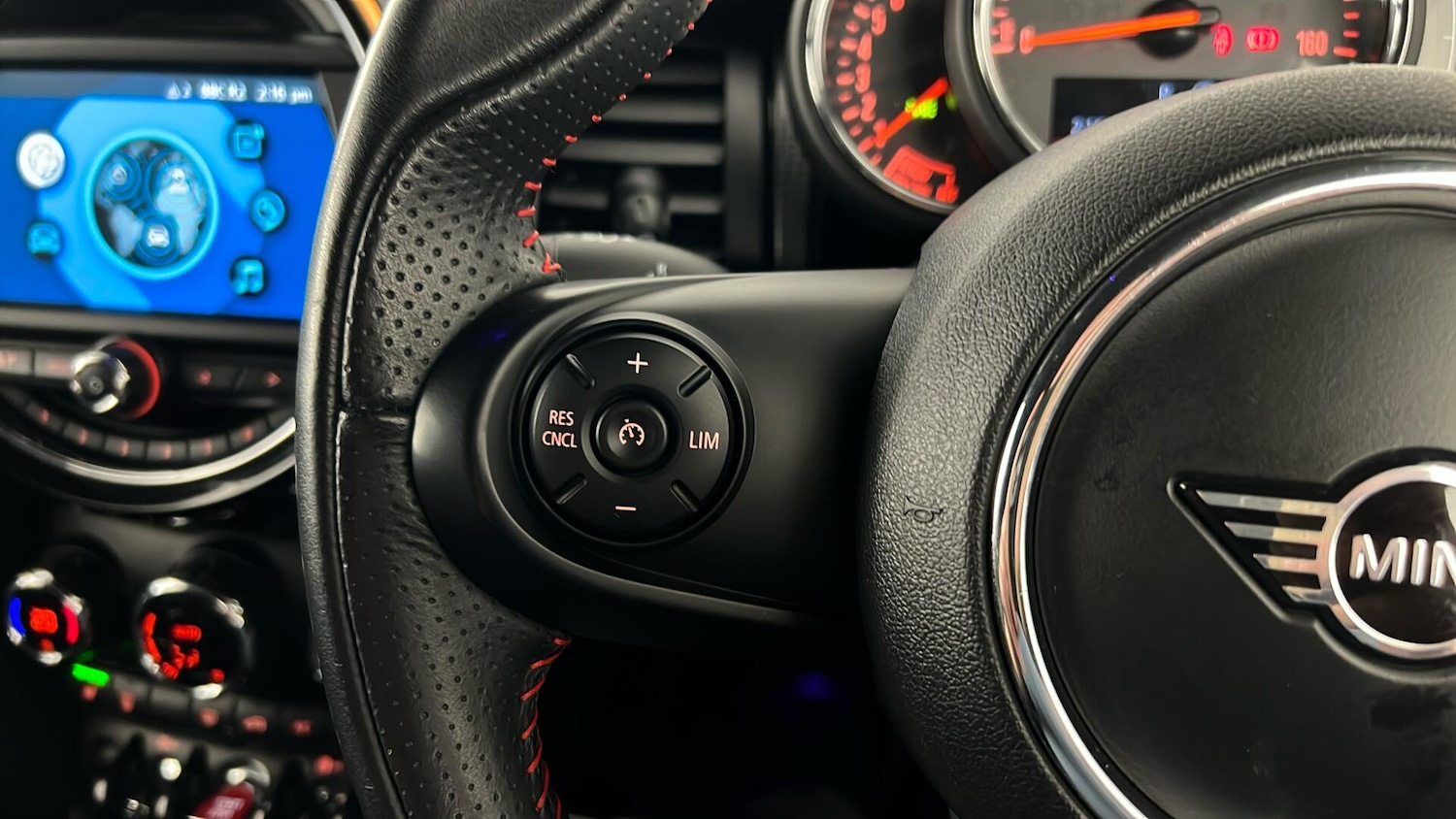 Used MINI Hatch 2019 for sale - 76731644: Photo 26