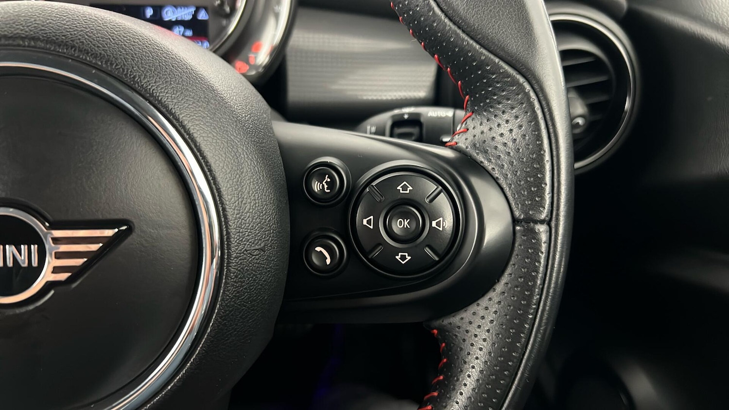 Used MINI Hatch 2019 for sale - 76731644: Photo 29