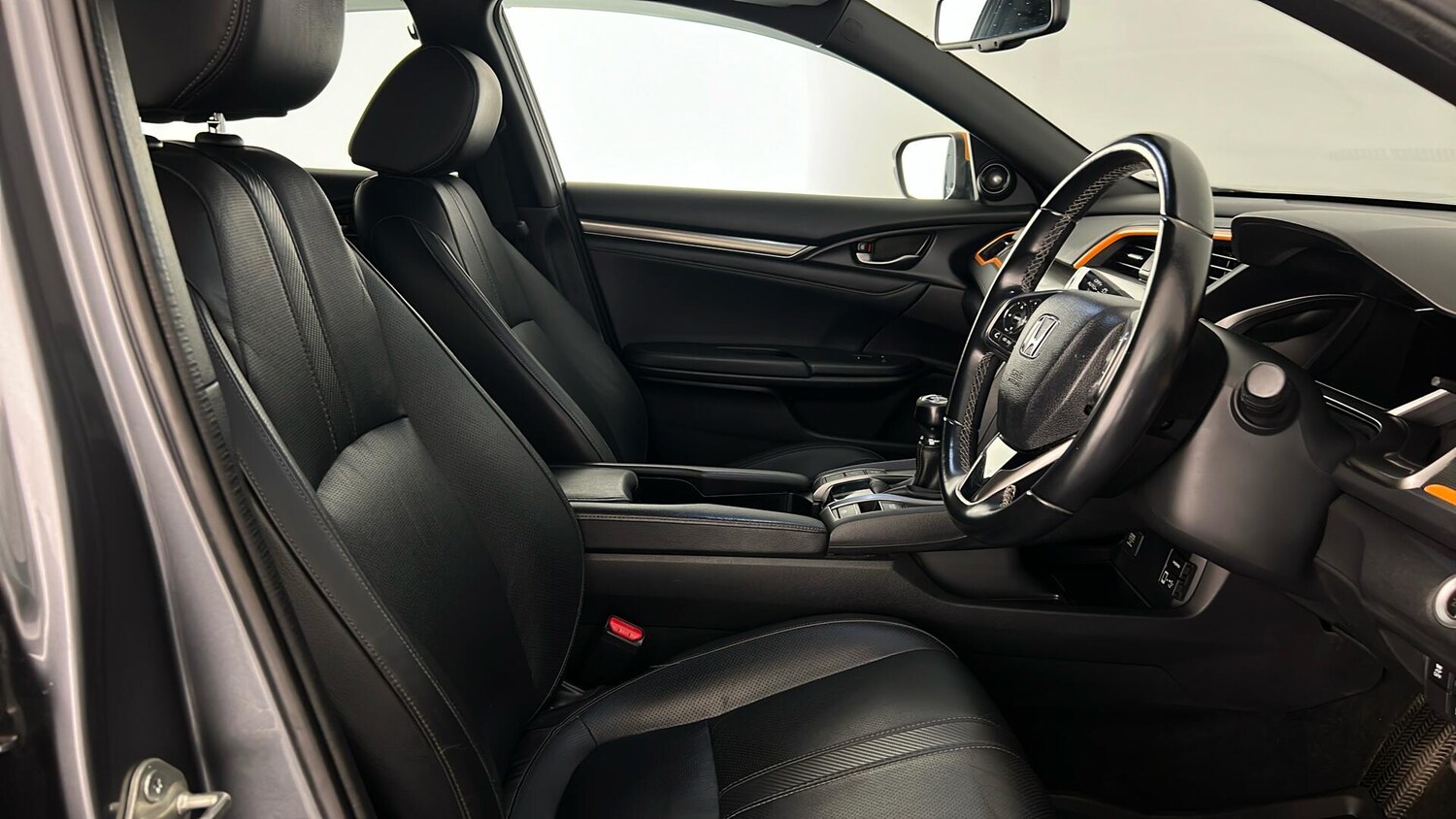 Used Honda Civic 2018 for sale - 76966543: Photo 15