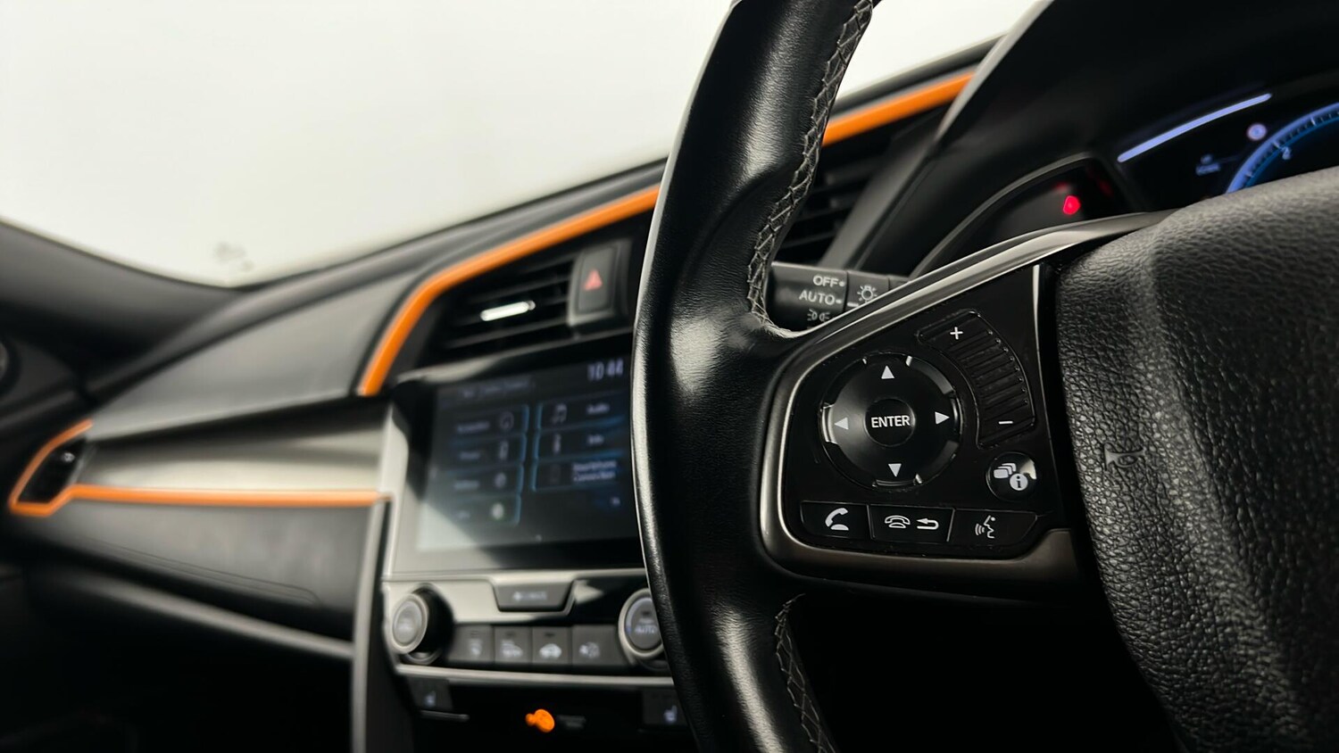 Used Honda Civic 2018 for sale - 76966543: Photo 17