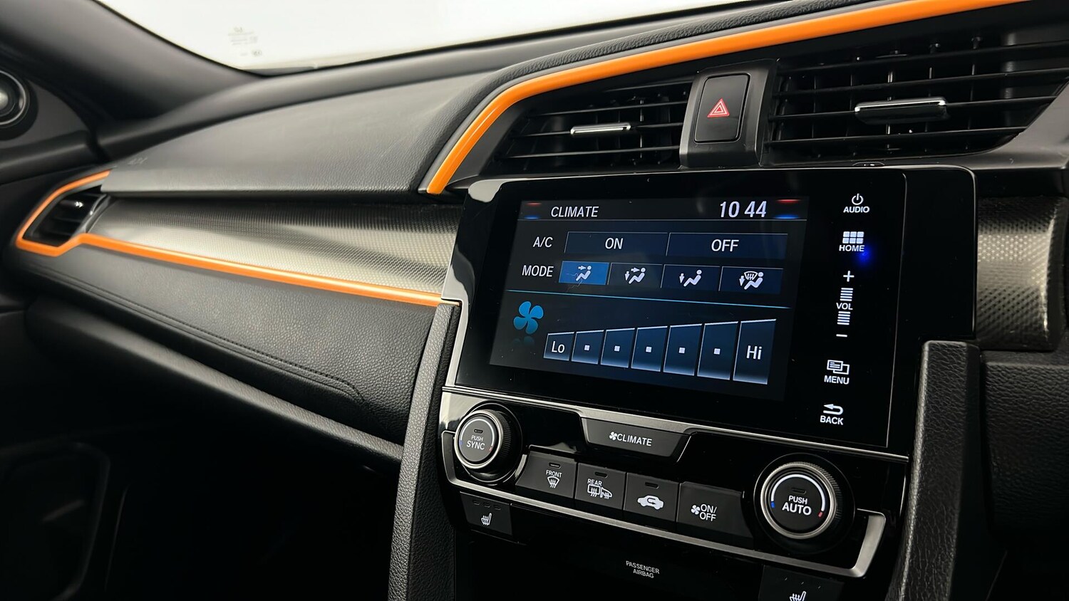 Used Honda Civic 2018 for sale - 76966543: Photo 20