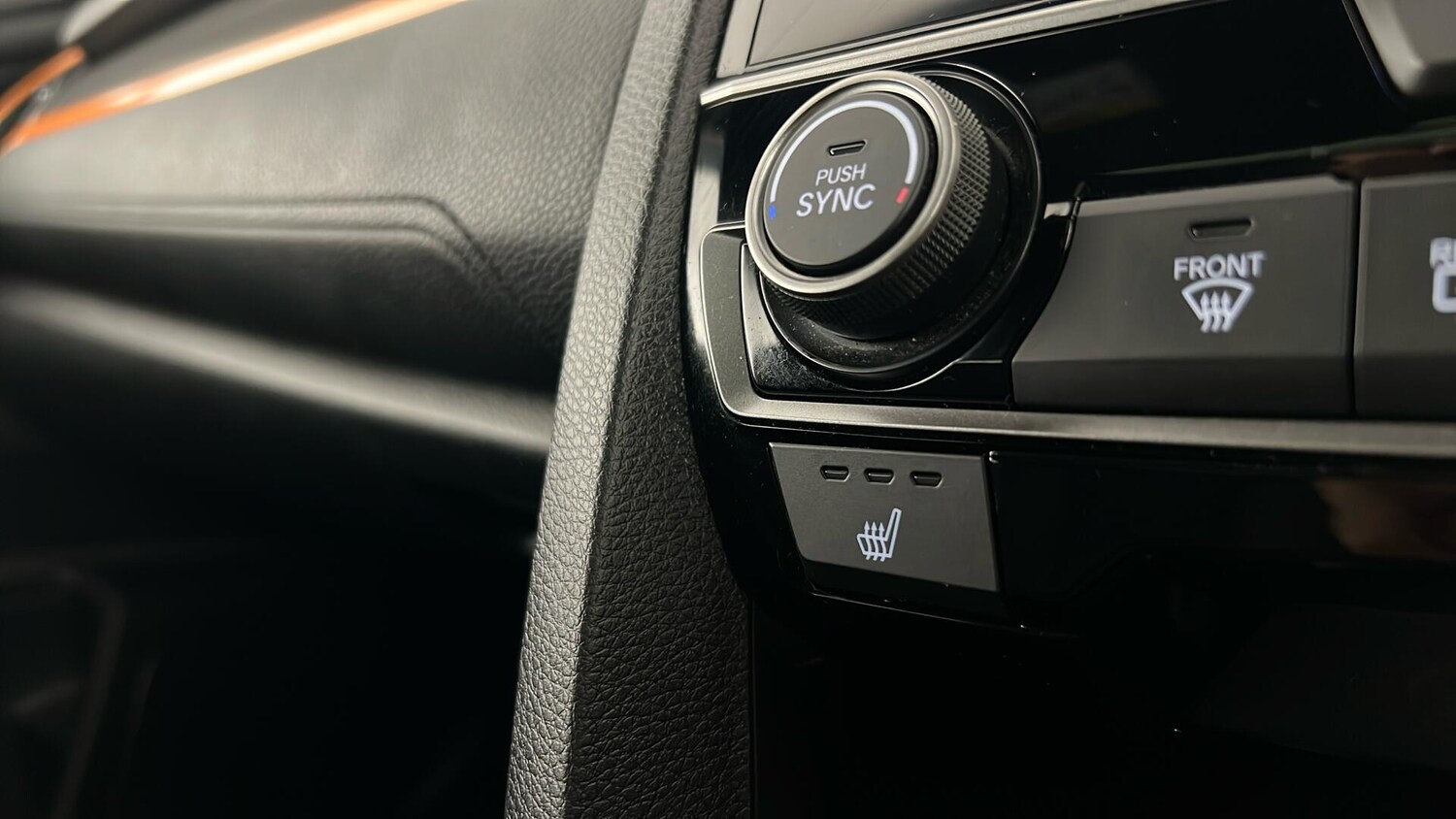 Used Honda Civic 2018 for sale - 76966543: Photo 24