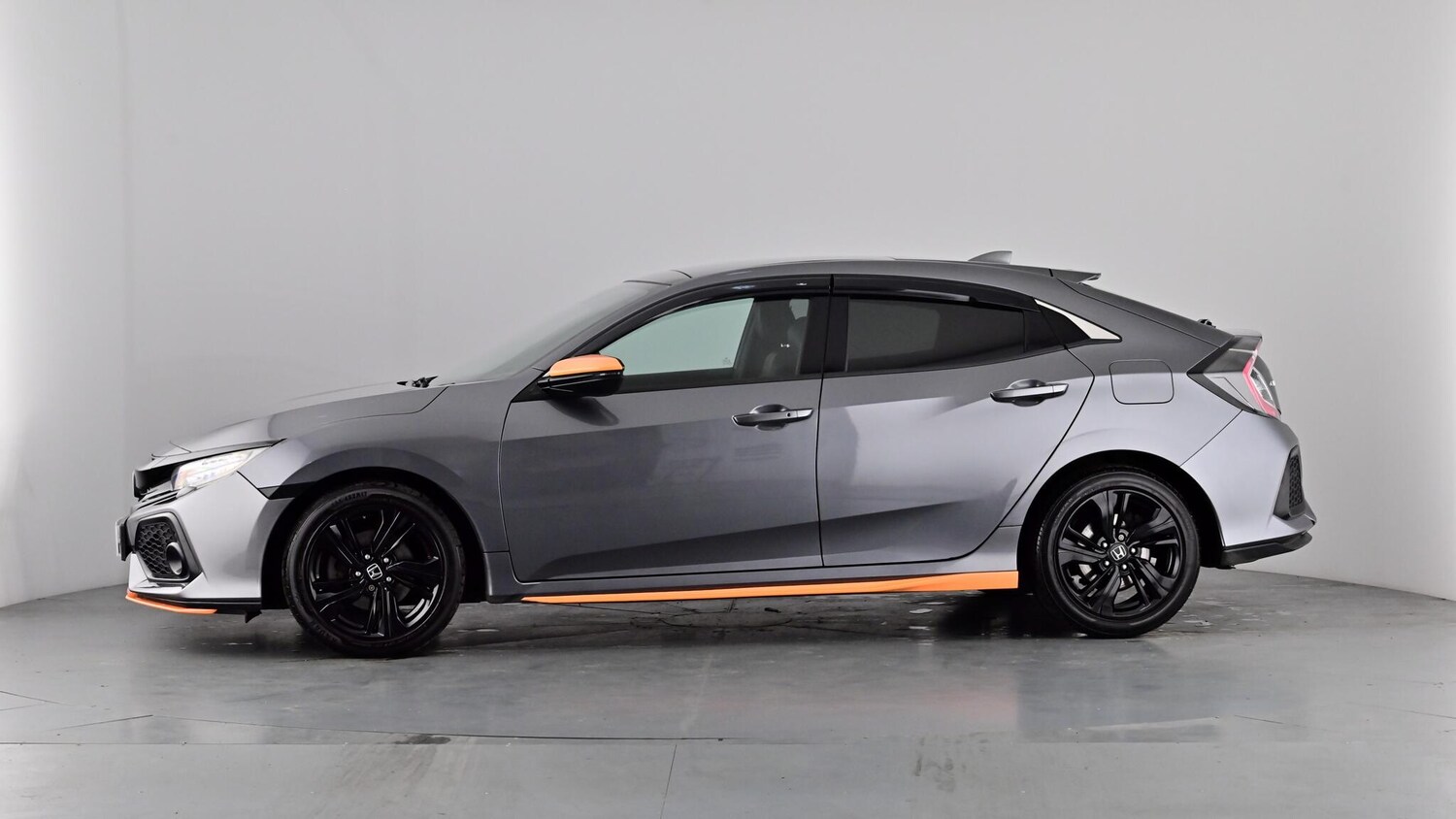 Used Honda Civic 2018 for sale - 76966543: Photo 45