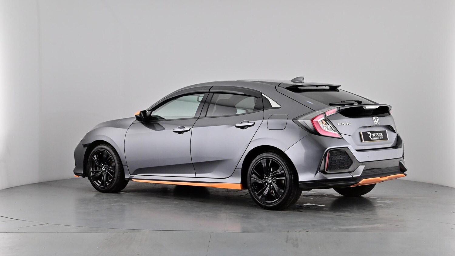 Used Honda Civic 2018 for sale - 76966543: Photo 50