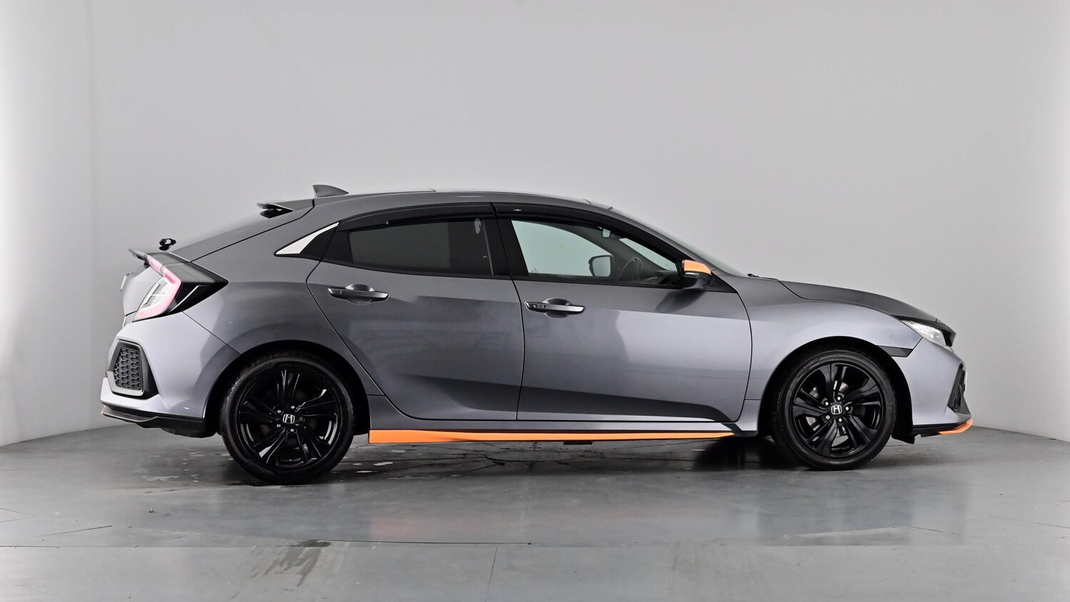 Used Honda Civic 2018 for sale - 76966543: Photo 63