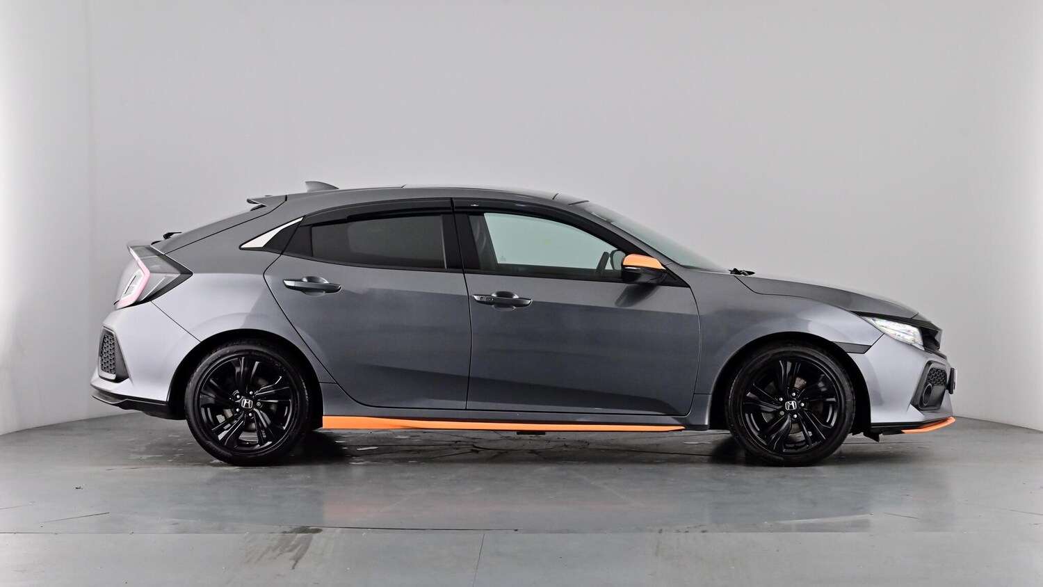 Used Honda Civic 2018 for sale - 76966543: Photo 64
