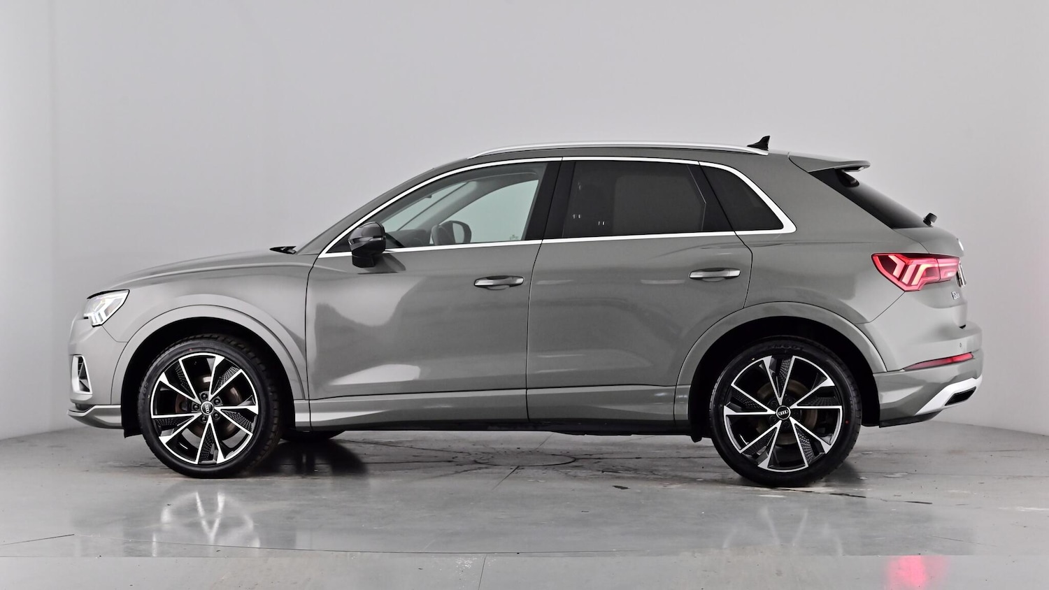 Used Audi Q3 2021 for sale - 76372895: Photo 57