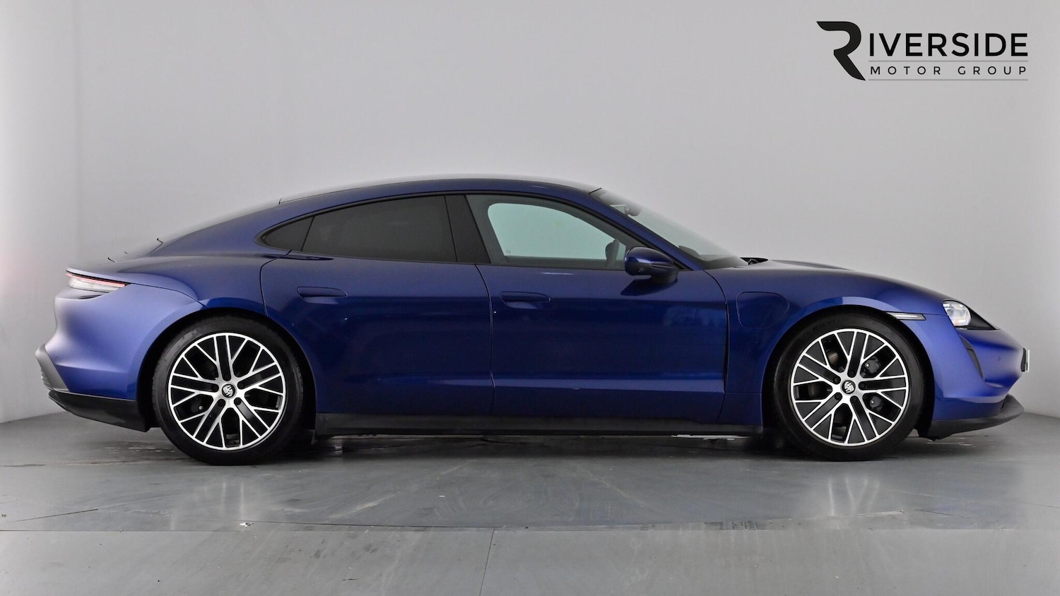 Used Porsche Taycan 2021 for sale - 77995010: Photo 2