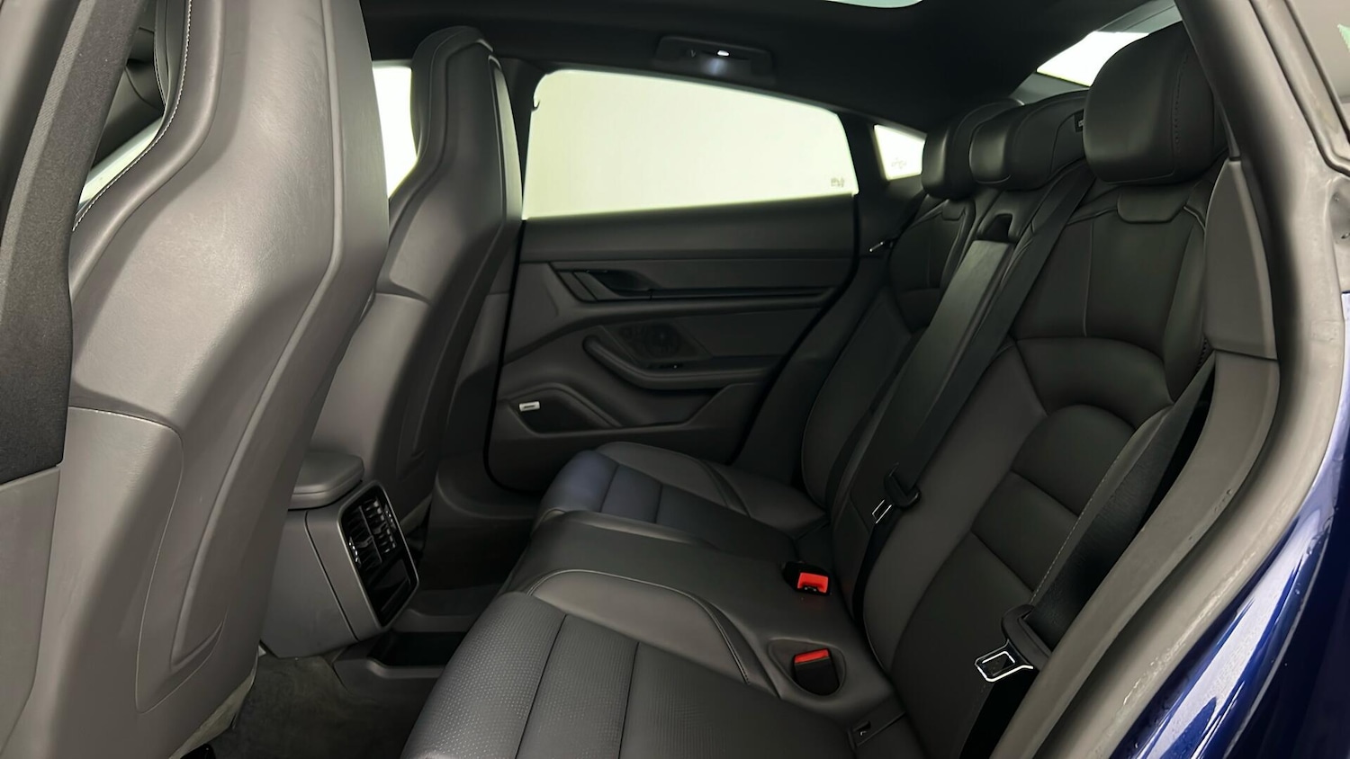 Used Porsche Taycan 2021 for sale - 77995010: Photo 32