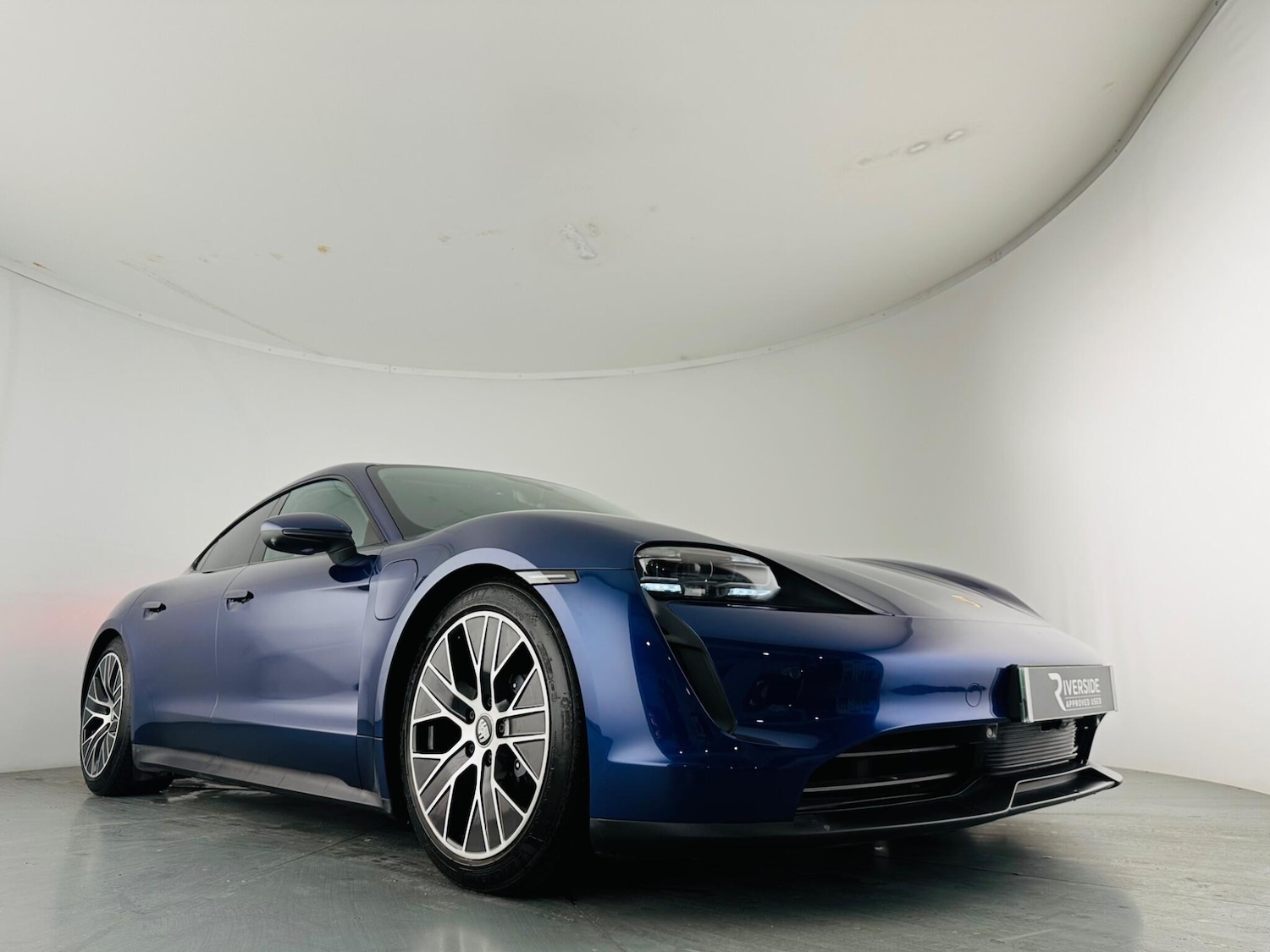 Used Porsche Taycan 2021 for sale - 77995010: Photo 6