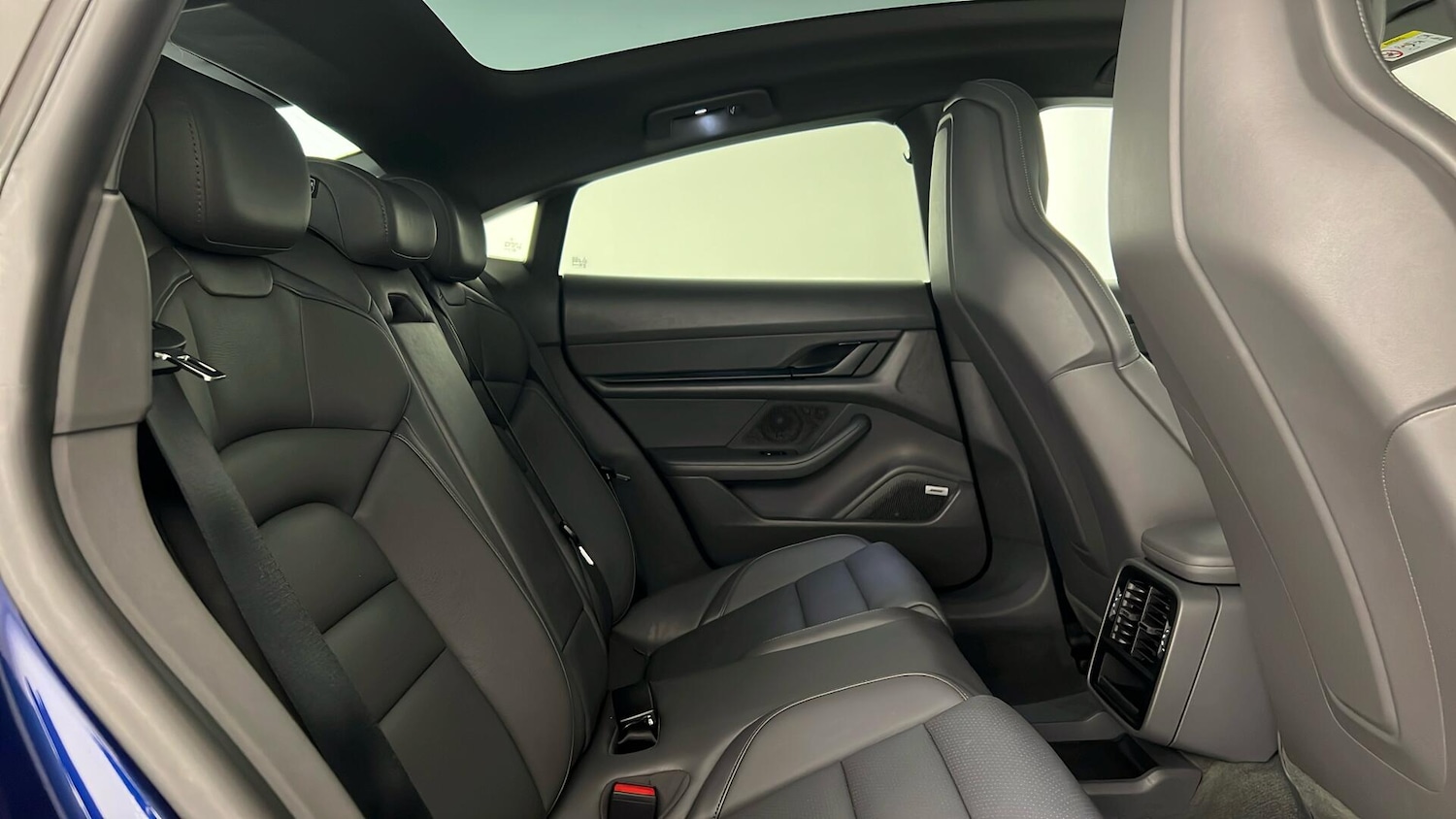 Used Porsche Taycan 2021 for sale - 77995010: Photo 7