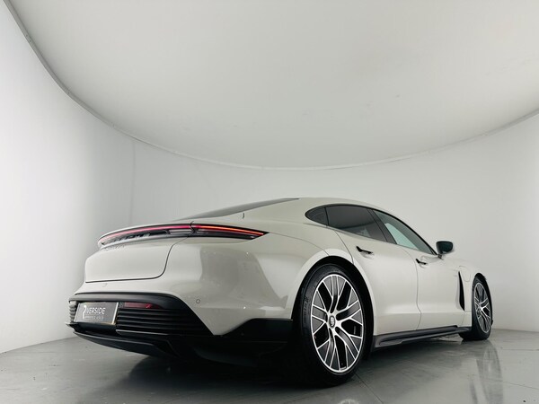 Used Porsche Taycan 2022 for sale - 76217060: Photo 16