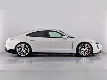 Used Porsche Taycan 2022 for sale - 76217060: Photo 2