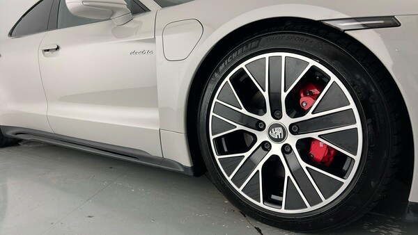 Used Porsche Taycan 2022 for sale - 76217060: Photo 41