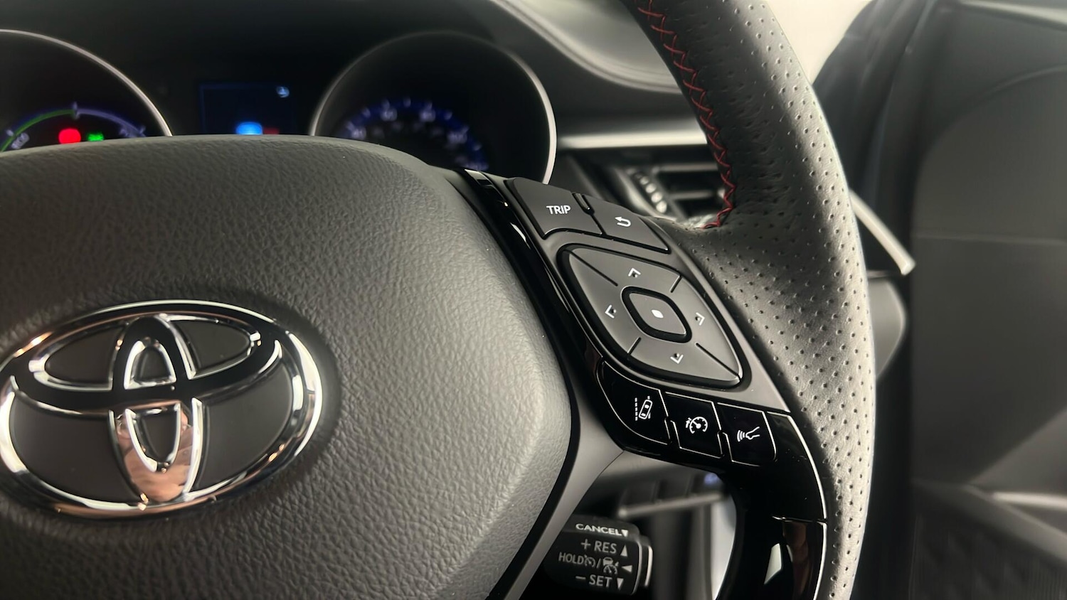 Used Toyota C-HR 2022 for sale - 76328073: Photo 18
