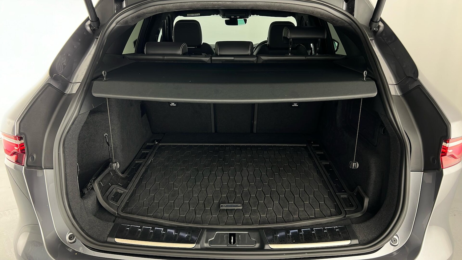 Used Jaguar F-Pace 2024 for sale - 76494073: Photo 12