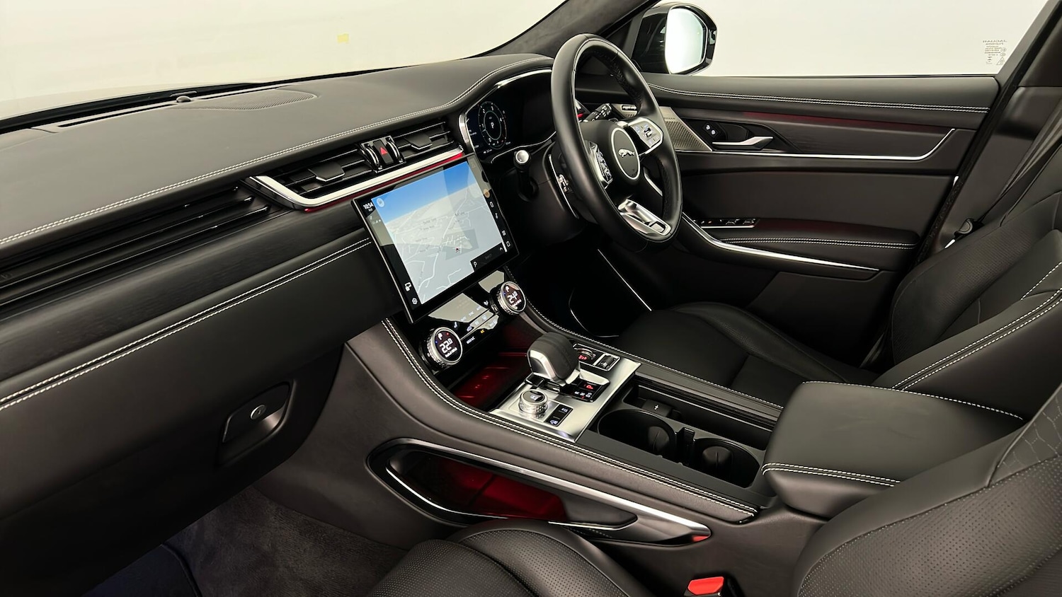 Used Jaguar F-Pace 2024 for sale - 76494073: Photo 8