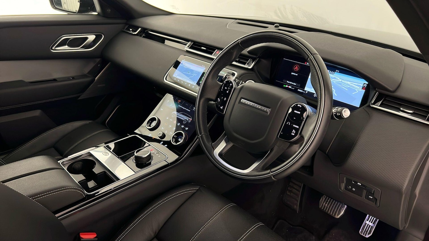 Used Land Rover Range Rover Velar 2019 for sale - 77685727: Photo 3