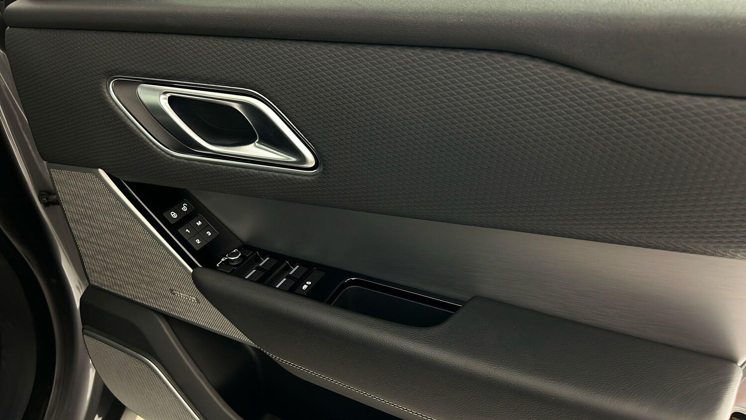 Used Land Rover Range Rover Velar 2019 for sale - 77685727: Photo 42