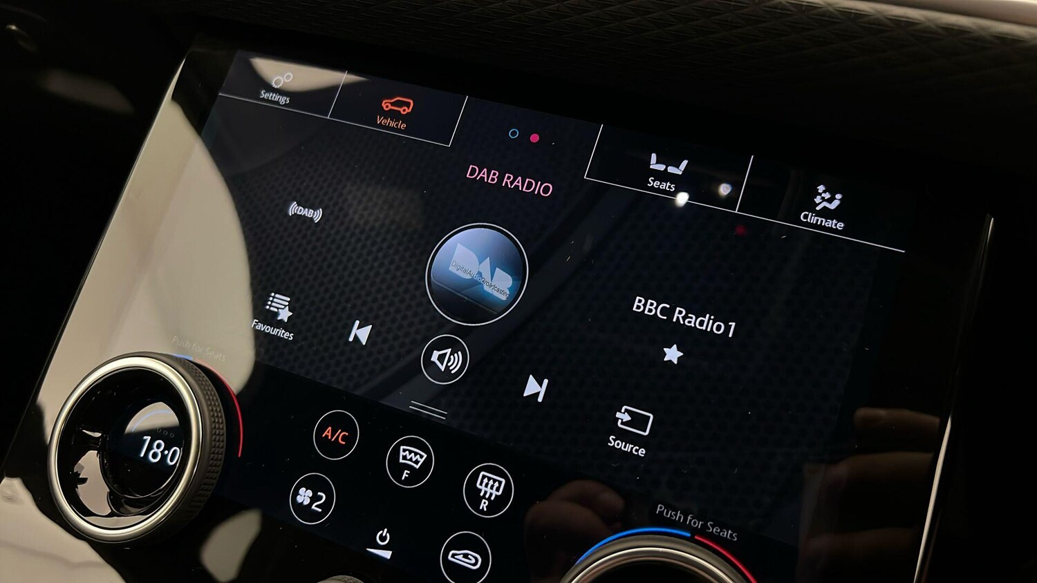 Used Land Rover Range Rover Velar 2019 for sale - 77685727: Photo 52