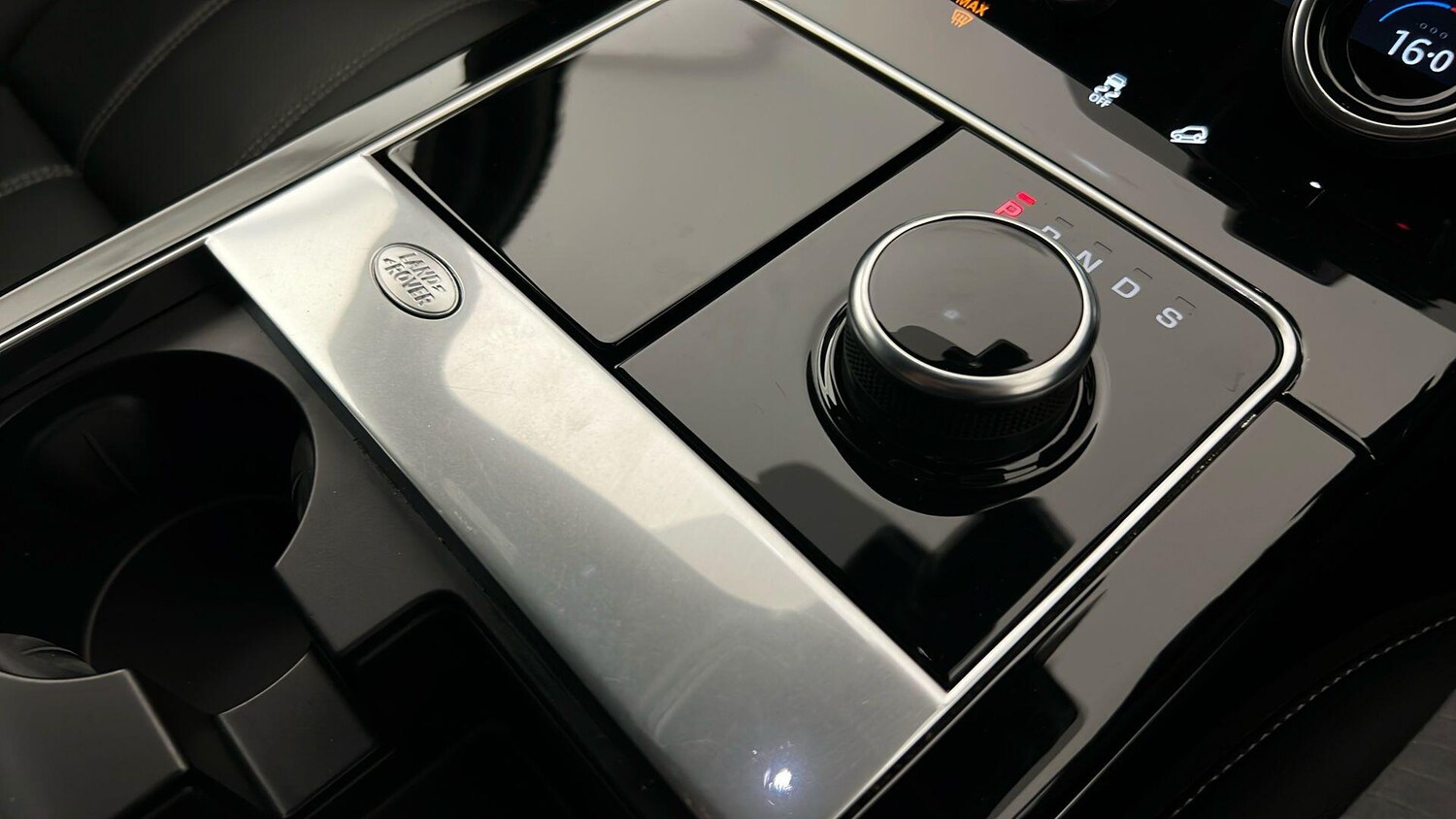 Used Land Rover Range Rover Velar 2019 for sale - 77685727: Photo 8