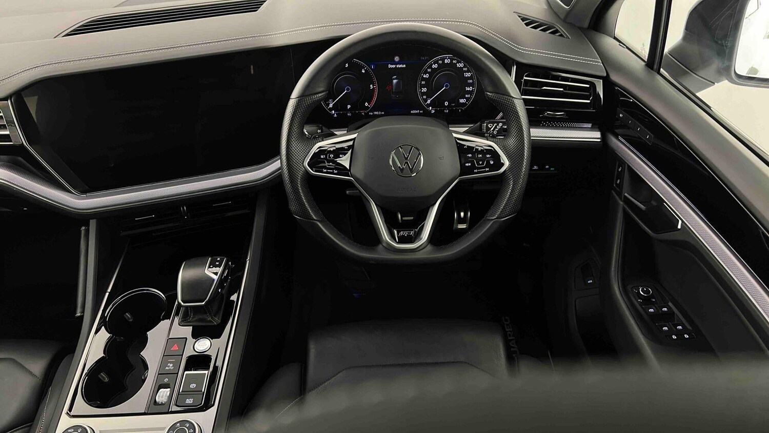 Used Volkswagen Touareg 2023 for sale - 77673886: Photo 14