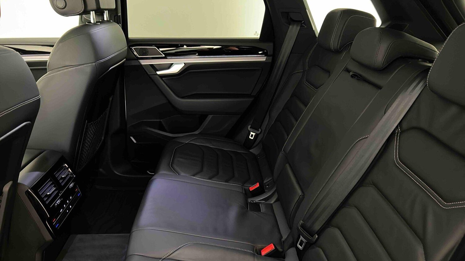 Used Volkswagen Touareg 2023 for sale - 77673886: Photo 17