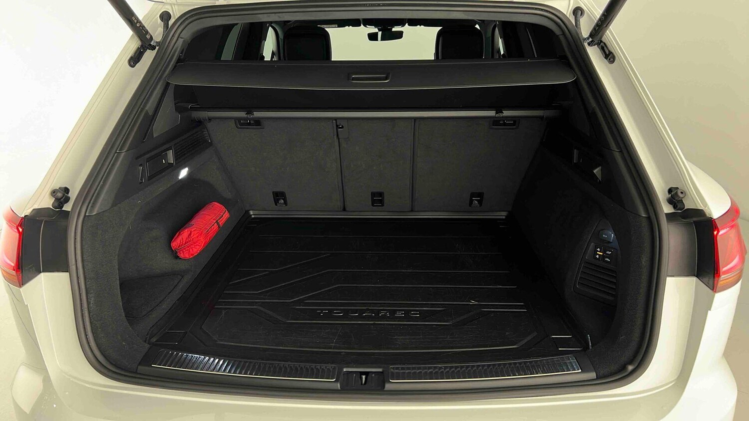 Used Volkswagen Touareg 2023 for sale - 77673886: Photo 27