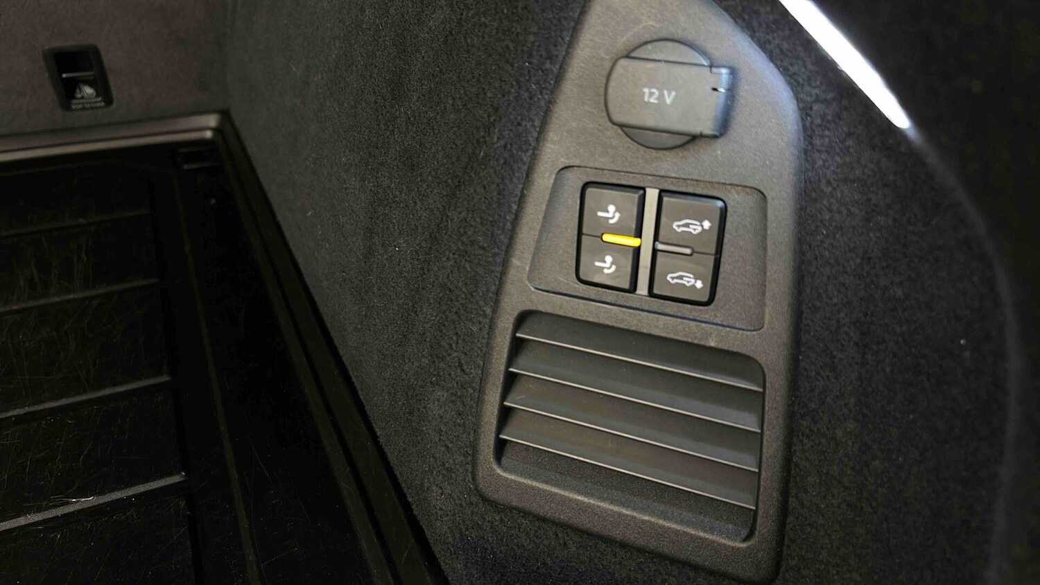 Used Volkswagen Touareg 2023 for sale - 77673886: Photo 6