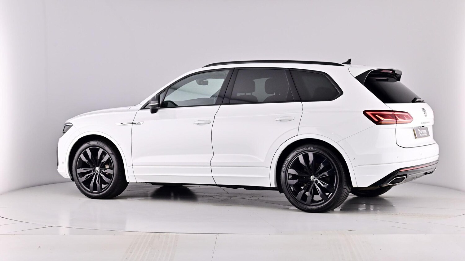 Used Volkswagen Touareg 2023 for sale - 77673886: Photo 69