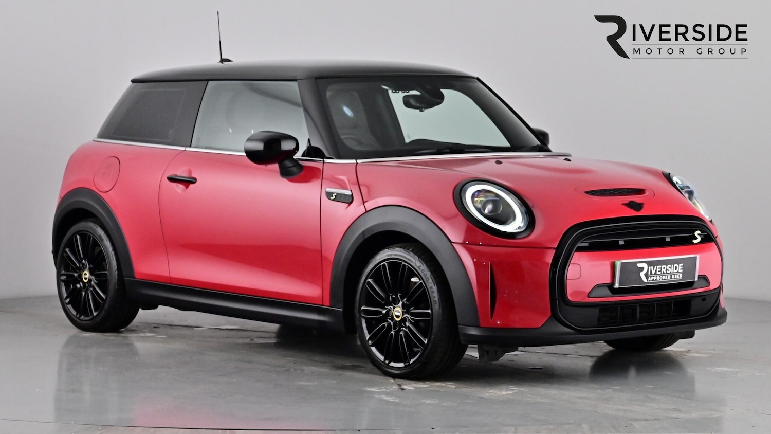 Used MINI Hatch 2021 for sale - 76404730: Photo 1