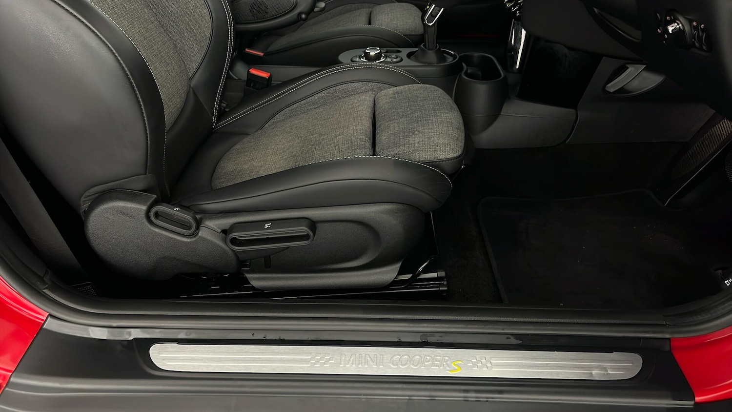 Used MINI Hatch 2021 for sale - 76404730: Photo 30