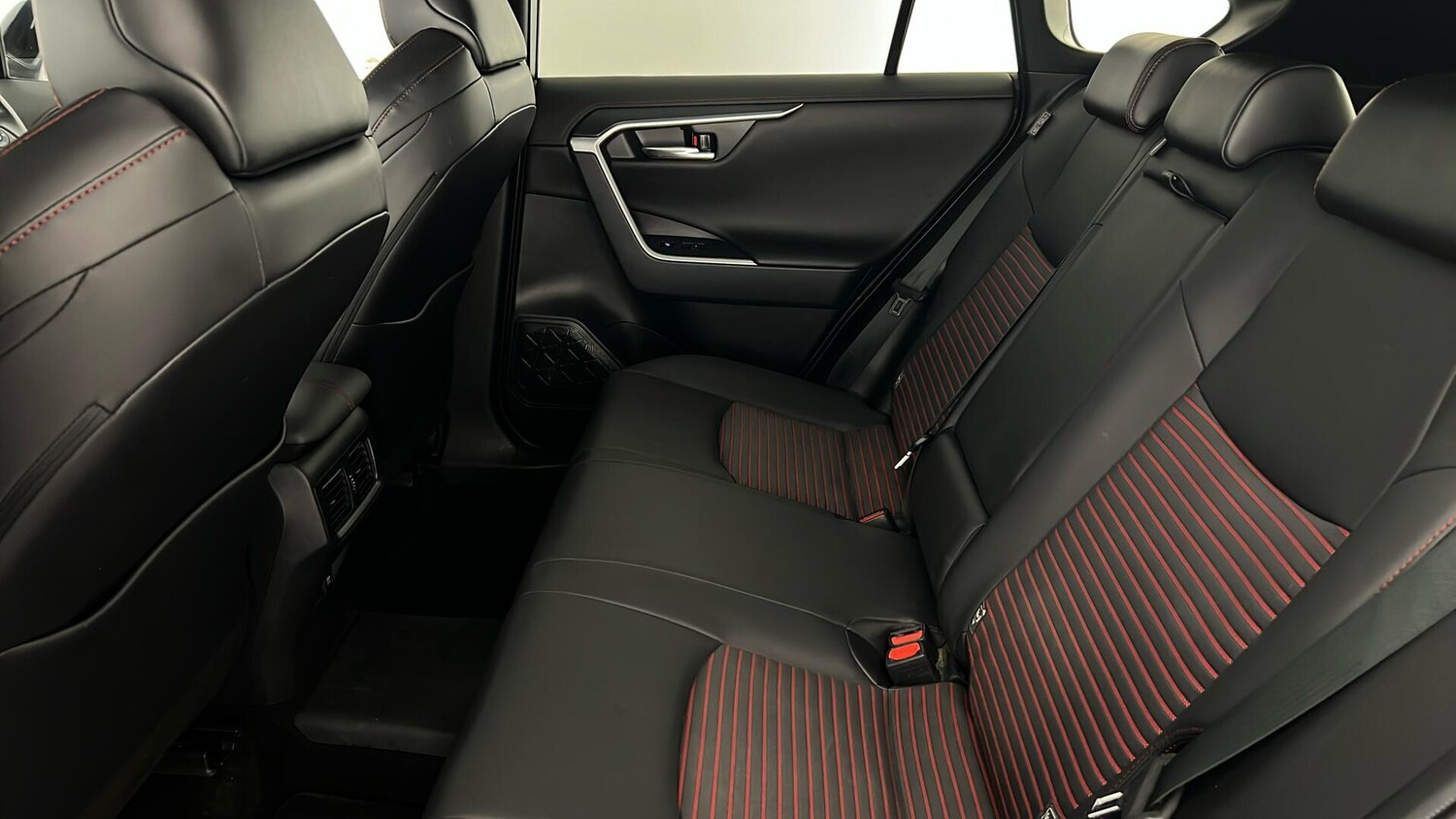 Used Toyota RAV4 2021 for sale - 76241504: Photo 11