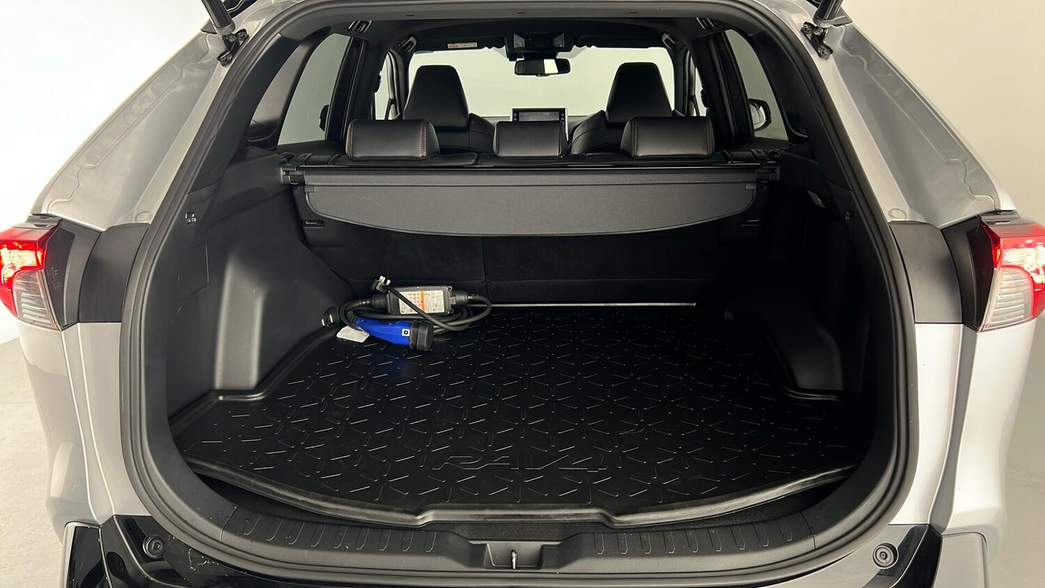 Used Toyota RAV4 2021 for sale - 76241504: Photo 12