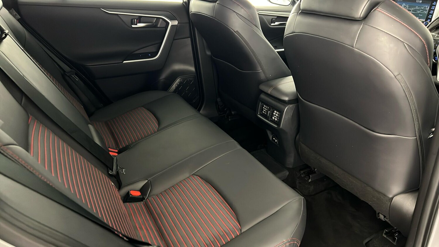 Used Toyota RAV4 2021 for sale - 76241504: Photo 13