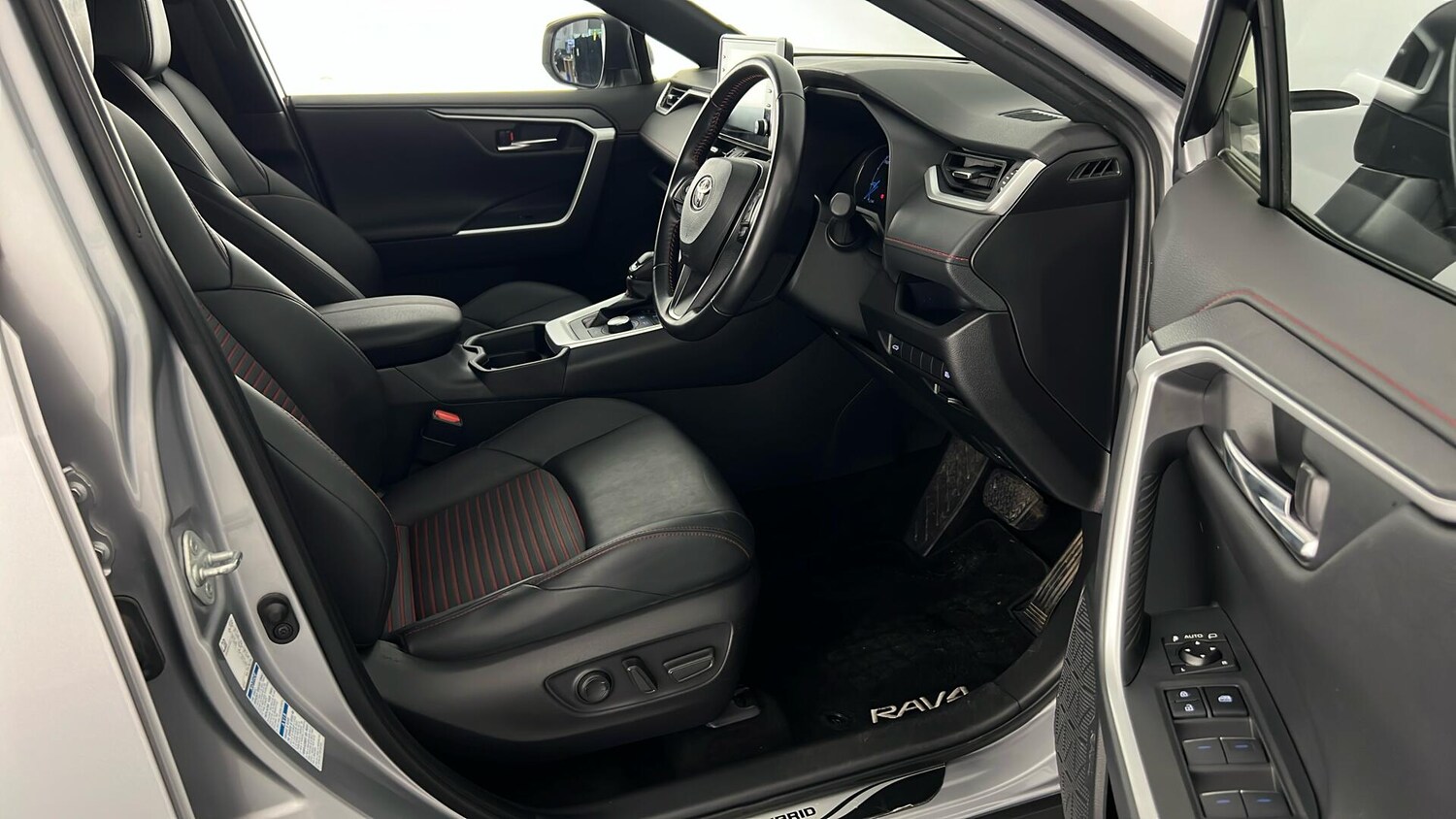 Used Toyota RAV4 2021 for sale - 76241504: Photo 15