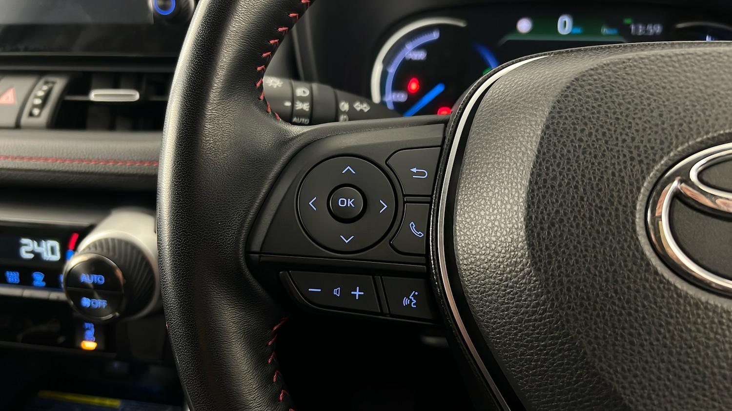 Used Toyota RAV4 2021 for sale - 76241504: Photo 17