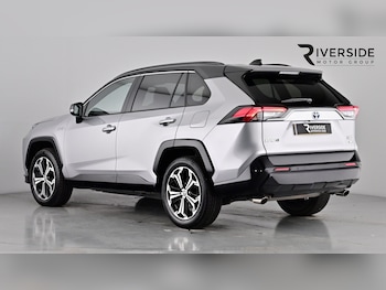Used Toyota RAV4 2021 for sale - 76241504: Photo 2