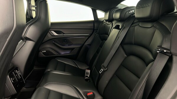 Used Porsche Taycan 2022 for sale - 76130801: Photo 16