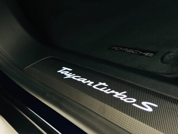 Used Porsche Taycan 2022 for sale - 76130801: Photo 29